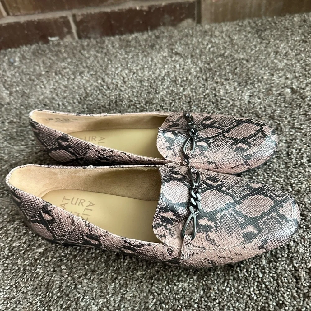 Naturalizer Kayden Beige and Black Snake Print Loafers sz 7.5 Worn Once